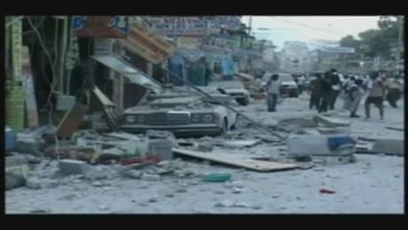 Gyűjtés az Árkádban a haiti földrengés károsultjainak