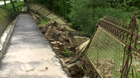Vasutat, kerítést és hidat rombolt a víz a Somogy megyei Andocson