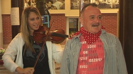 Ikonná avatták a nemzet csótányát