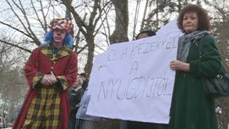 Tüntetők várták Gyurcsány Ferencet