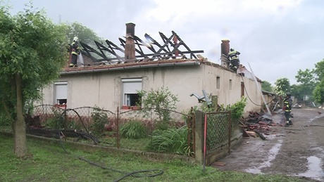 Szinte teljesen kiégett egy családi ház Kiskorpádon 