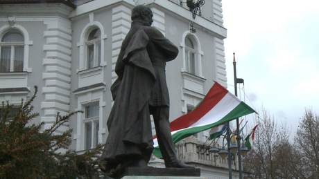 Zászlófelvonás Kaposváron