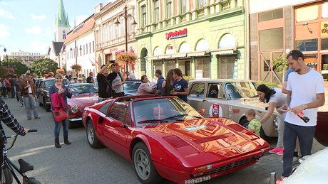 Oldtimer autók lepték el a belvárost