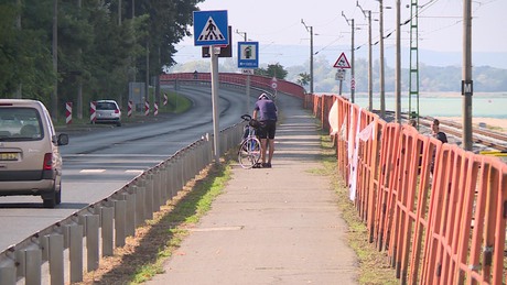 Tiltakoznak a zajvédő fal miatt a fonyódiak