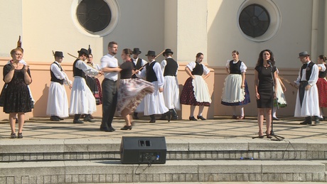 Ünnepi műsorral emlékeztek meg államalapításunkra a Kossuth téren