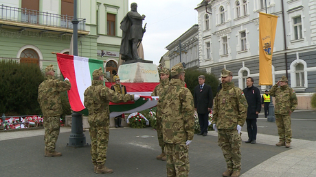 Levonták a nemzeti lobogót